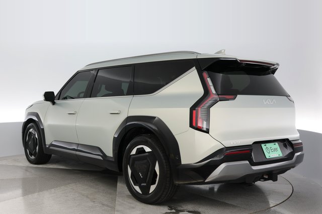 2024 Kia EV9 — photo 11 of 24