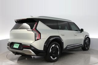 2024 Kia EV9 — photo 2 of 24
