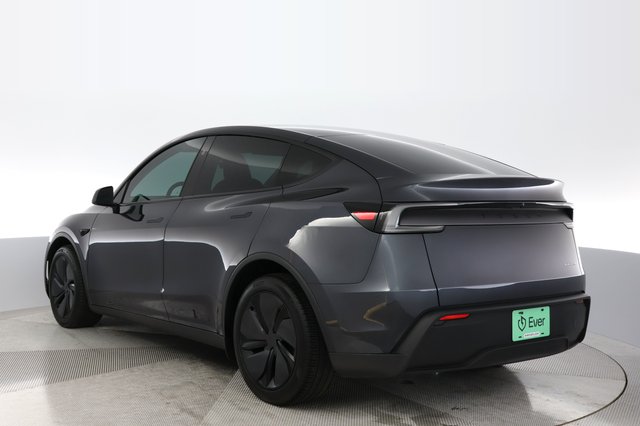 2026 Tesla Model Y — photo 11 of 22