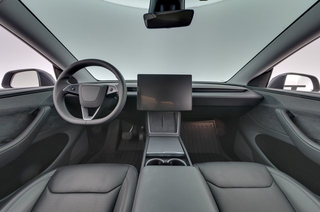 2026 Tesla Model Y — photo 19 of 22