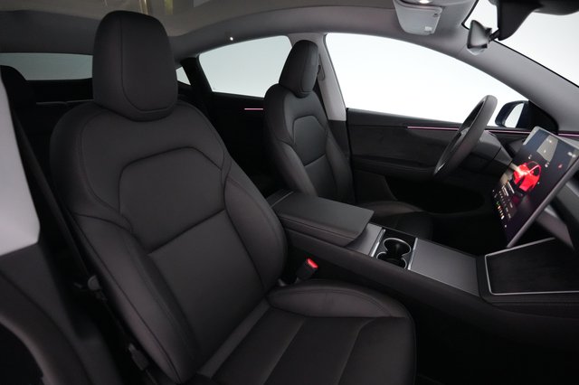2026 Tesla Model Y — photo 16 of 22