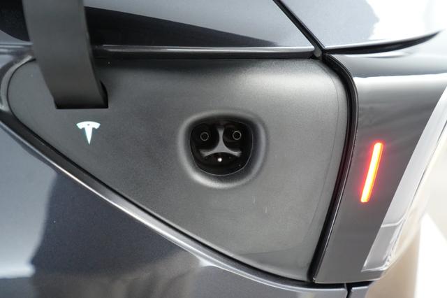 2026 Tesla Model Y — photo 8 of 22