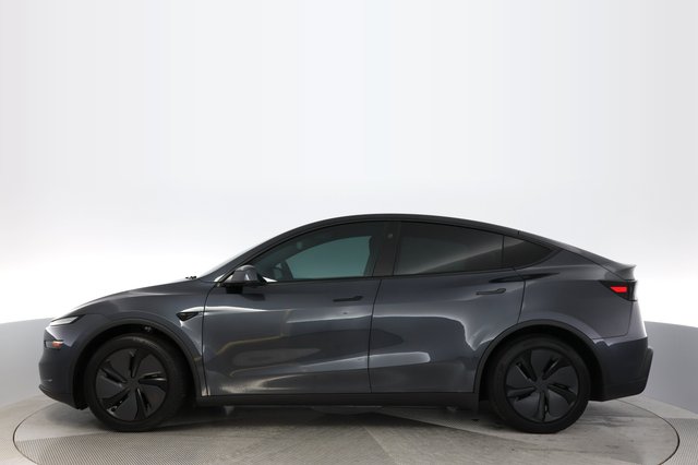 2026 Tesla Model Y — photo 12 of 22