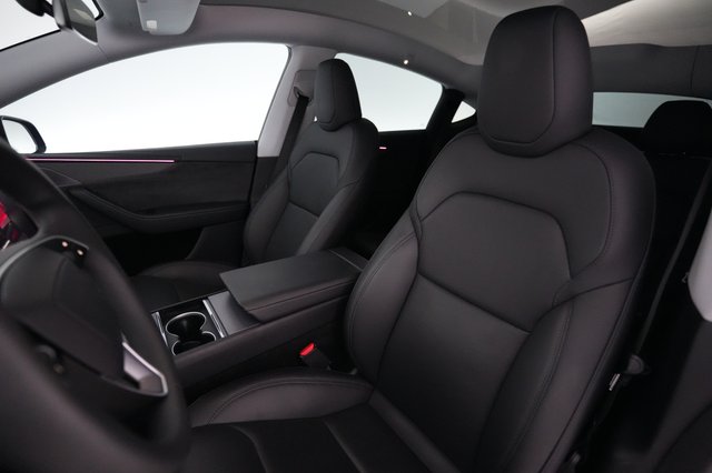 2026 Tesla Model Y — photo 3 of 22