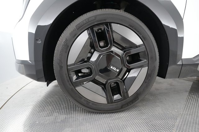 2024 Kia EV9 — photo 16 of 23