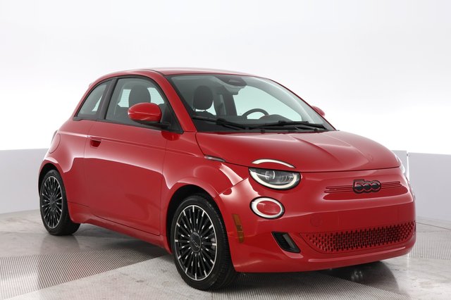 2024 Fiat 500e — photo 9 of 19