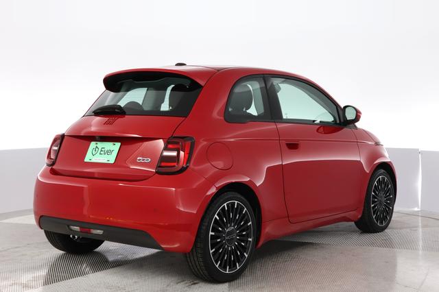 2024 Fiat 500e — photo 2 of 19