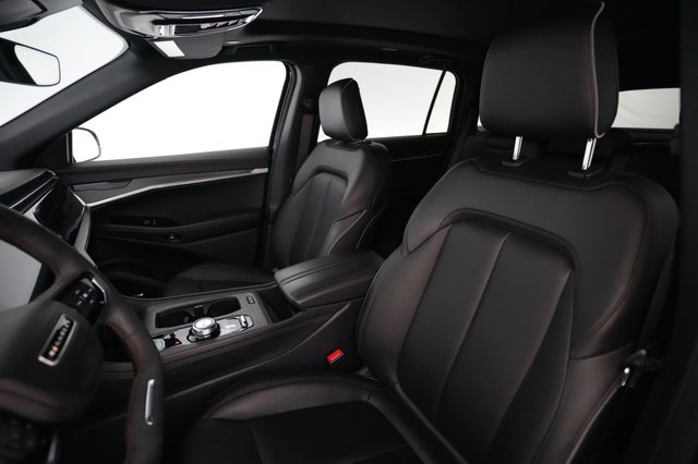 2025 Jeep Wagoneer S — photo 3 of 26