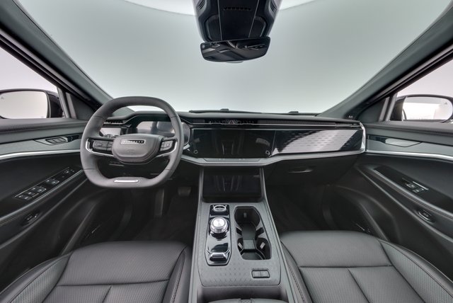 2025 Jeep Wagoneer S — photo 21 of 26