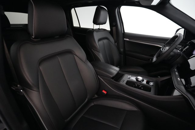 2025 Jeep Wagoneer S — photo 18 of 26