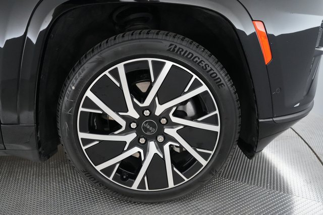 2025 Jeep Wagoneer S — photo 15 of 26