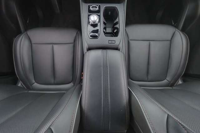 2025 Jeep Wagoneer S — photo 22 of 26