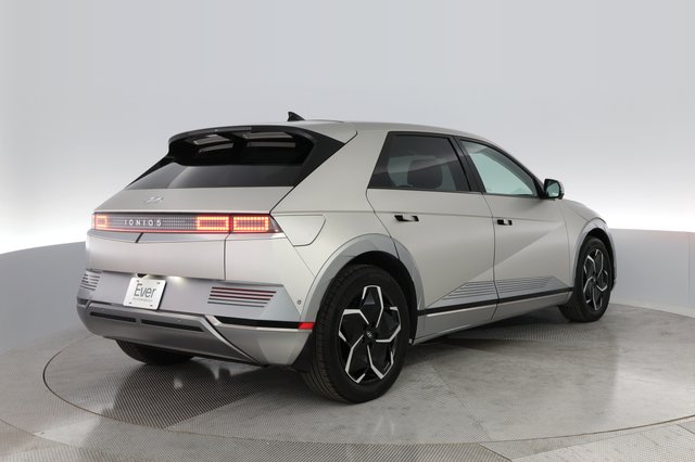 2023 Hyundai IONIQ 5 — photo 2 of 30