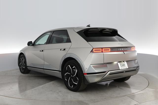 2023 Hyundai IONIQ 5 — photo 10 of 30