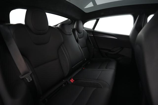 2026 Tesla Model S — photo 4 of 25