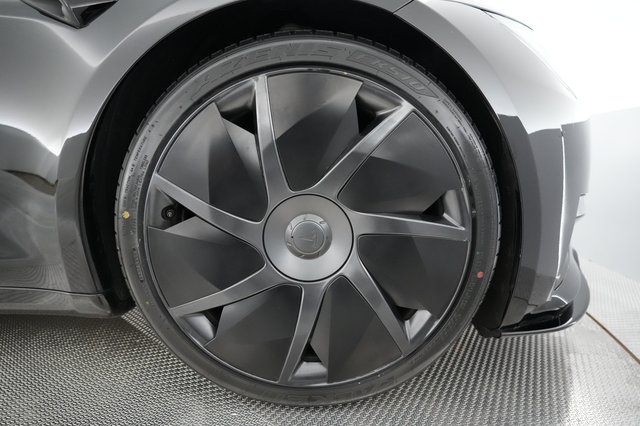 2026 Tesla Model S — photo 14 of 25