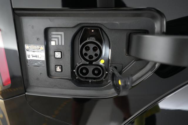 2024 Kia EV9 — photo 8 of 24