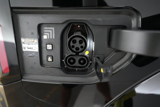 2024 Kia EV9 — photo 8 of 24