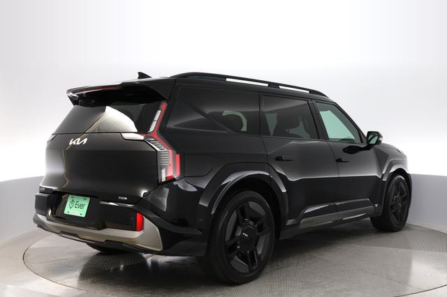 2024 Kia EV9 — photo 2 of 24