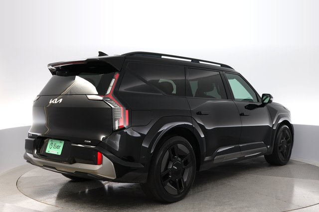 2024 Kia EV9 — photo 2 of 24