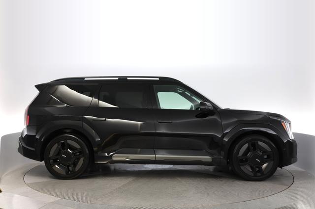 2024 Kia EV9 — photo 10 of 24