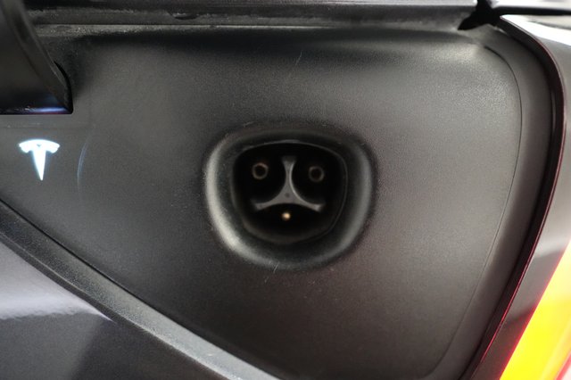 2023 Tesla Model Y — photo 8 of 22