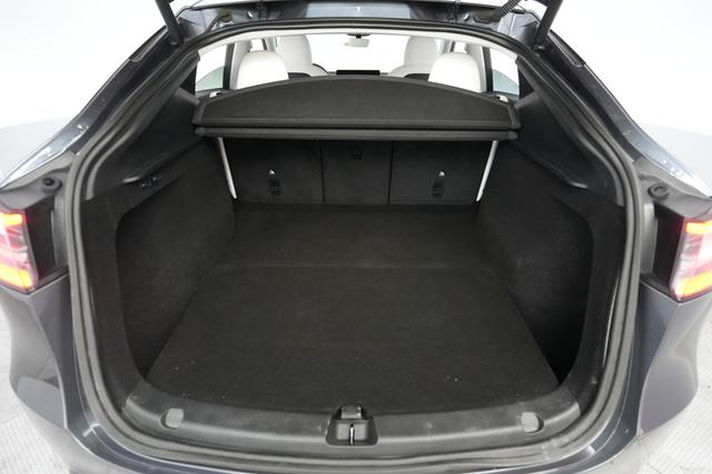2023 Tesla Model Y — photo 6 of 22