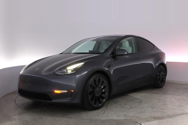 2023 Tesla Model Y — VIN 7SAYGDEF6PF843671