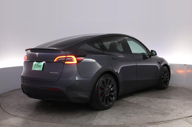 2023 Tesla Model Y — photo 2 of 22