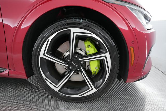 2023 Kia EV6 — photo 7 of 22