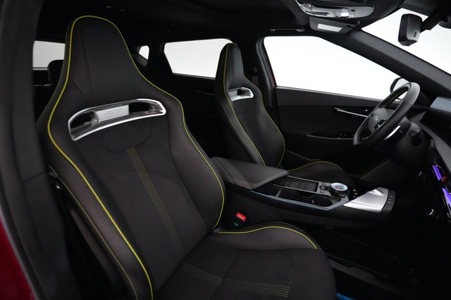 2023 Kia EV6 — photo 16 of 22