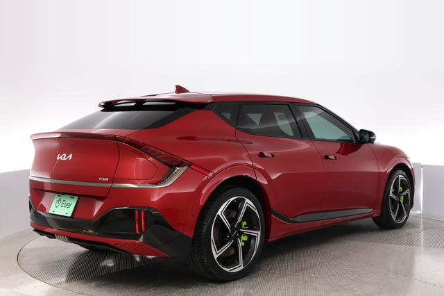 2023 Kia EV6 — photo 2 of 22