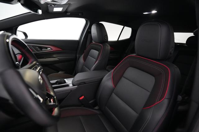 2024 Chevrolet Equinox EV — photo 3 of 21
