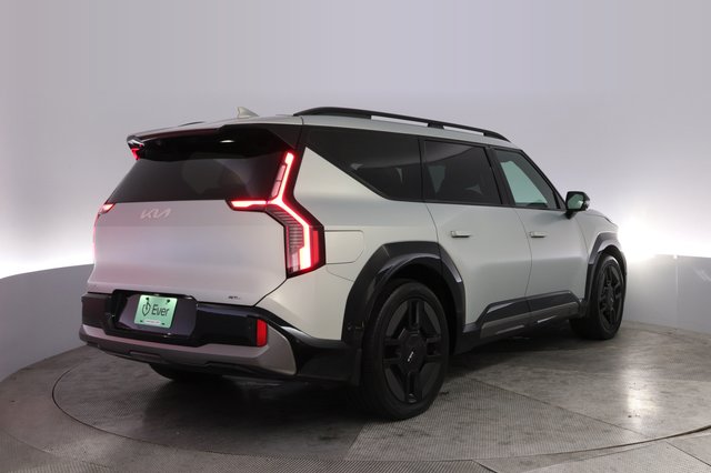 2024 Kia EV9 — photo 2 of 26