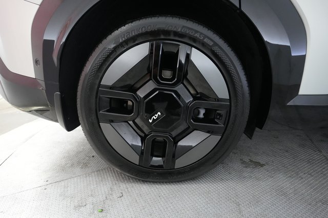 2024 Kia EV9 — photo 17 of 26