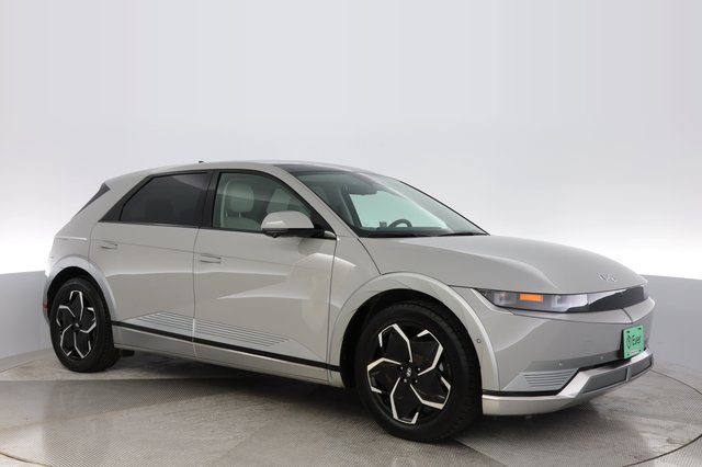 2024 Hyundai IONIQ 5 — photo 11 of 24