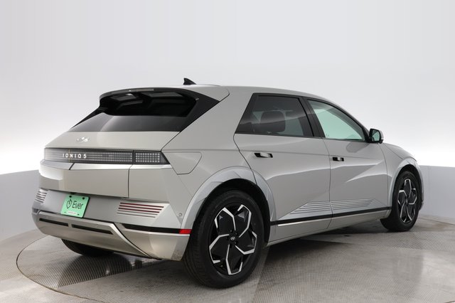2024 Hyundai IONIQ 5 — photo 2 of 24