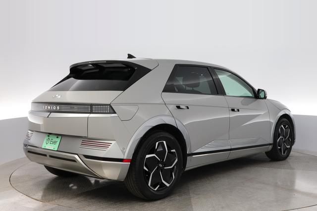 2024 Hyundai IONIQ 5 — photo 2 of 24