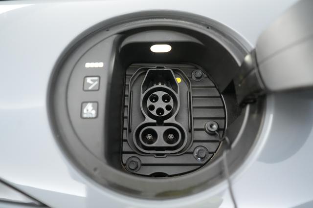 2024 Hyundai IONIQ 6 — photo 8 of 23
