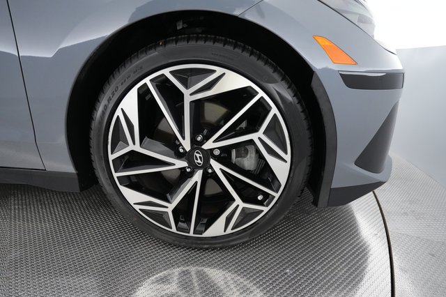 2024 Hyundai IONIQ 6 — photo 7 of 23