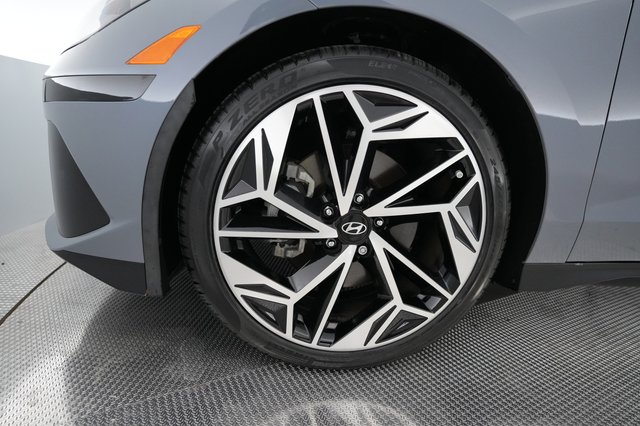 2024 Hyundai IONIQ 6 — photo 17 of 23