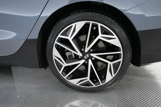 2024 Hyundai IONIQ 6 — photo 16 of 23
