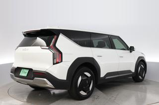 2024 Kia EV9 — photo 2 of 23