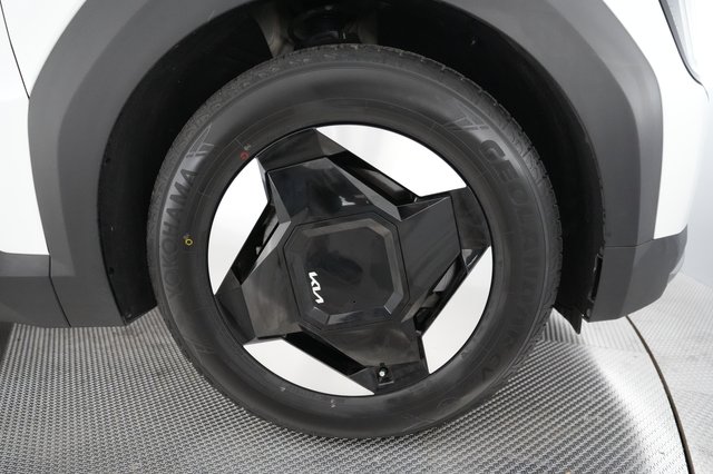 2024 Kia EV9 — photo 15 of 23