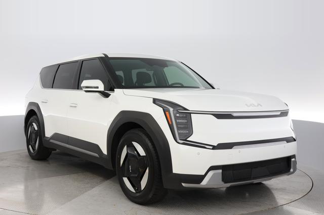 2024 Kia EV9 — photo 10 of 23