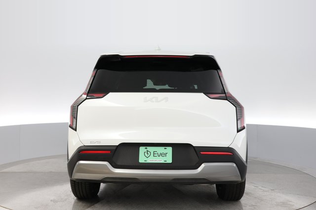 2024 Kia EV9 — photo 12 of 23