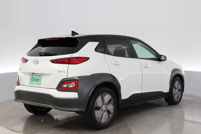2021 Hyundai Kona Electric — photo 2 of 24