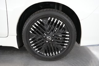 2025 Nissan LEAF — photo 7 of 22