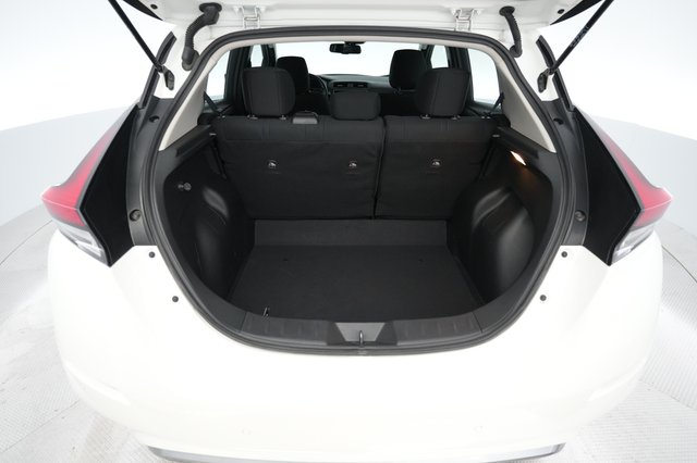 2025 Nissan LEAF — photo 6 of 22