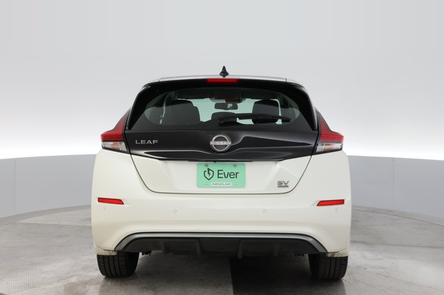 2025 Nissan LEAF — photo 12 of 22